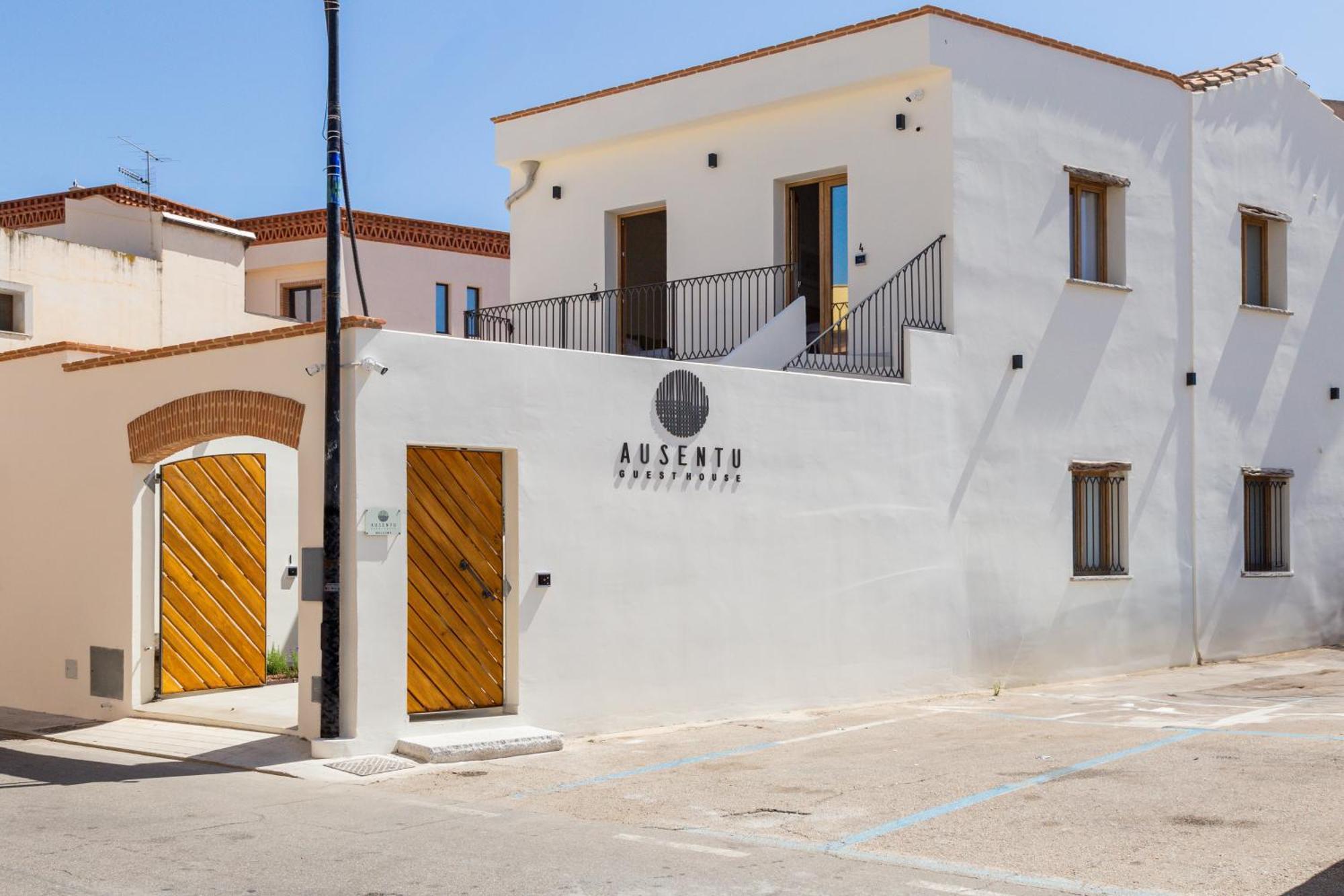 Ausentu Guest House Tortolì Buitenkant foto