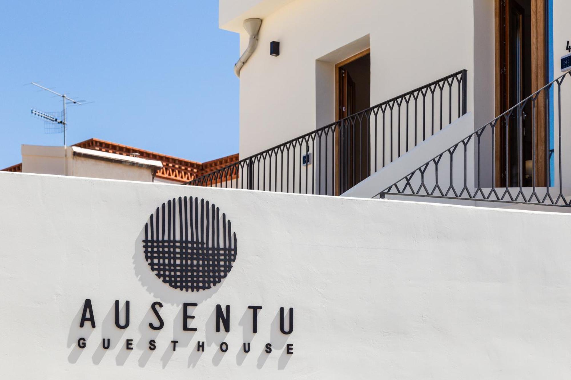 Ausentu Guest House Tortolì Buitenkant foto